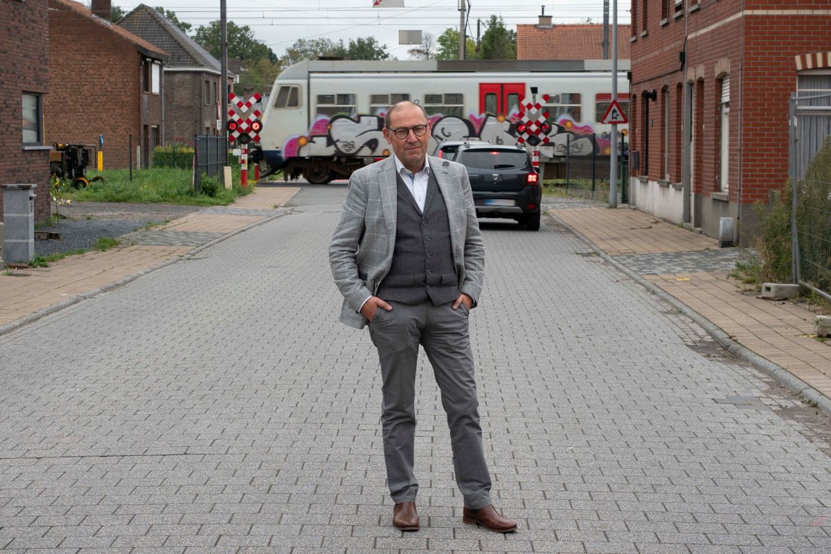 Sluiting overweg Parijsestraat (Astene) gekoppeld aan ringweg.